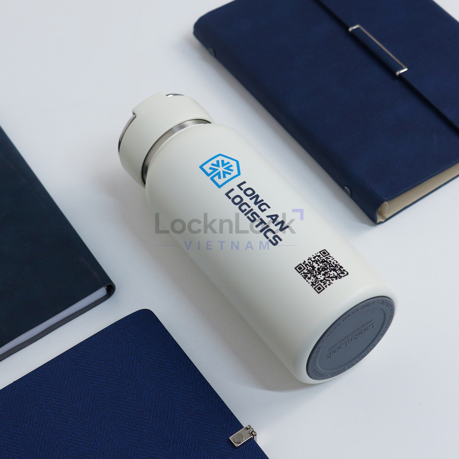 Cấu tạo chân không hai lớp giúp bình Lock&Lock hạn chế thất thoát nhiệt hiệu quả