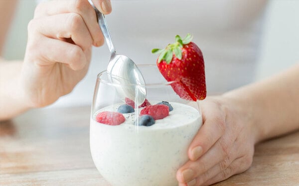Ăn sữa chua giúp người dùng giảm được nhiều bệnh về huyết áp  