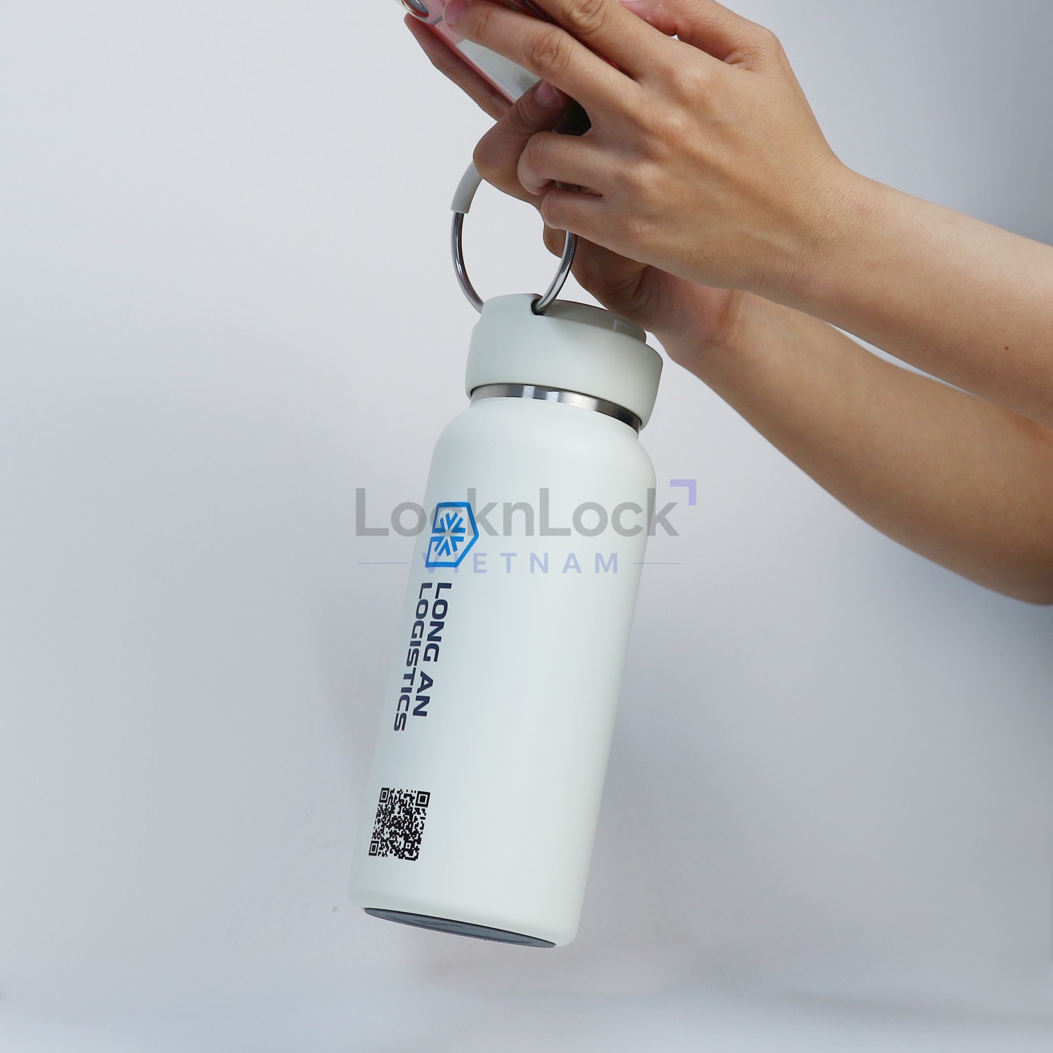 Bình nước giữ nhiệt LocknLock Sling Ring Tumbler 650ml LHC4321